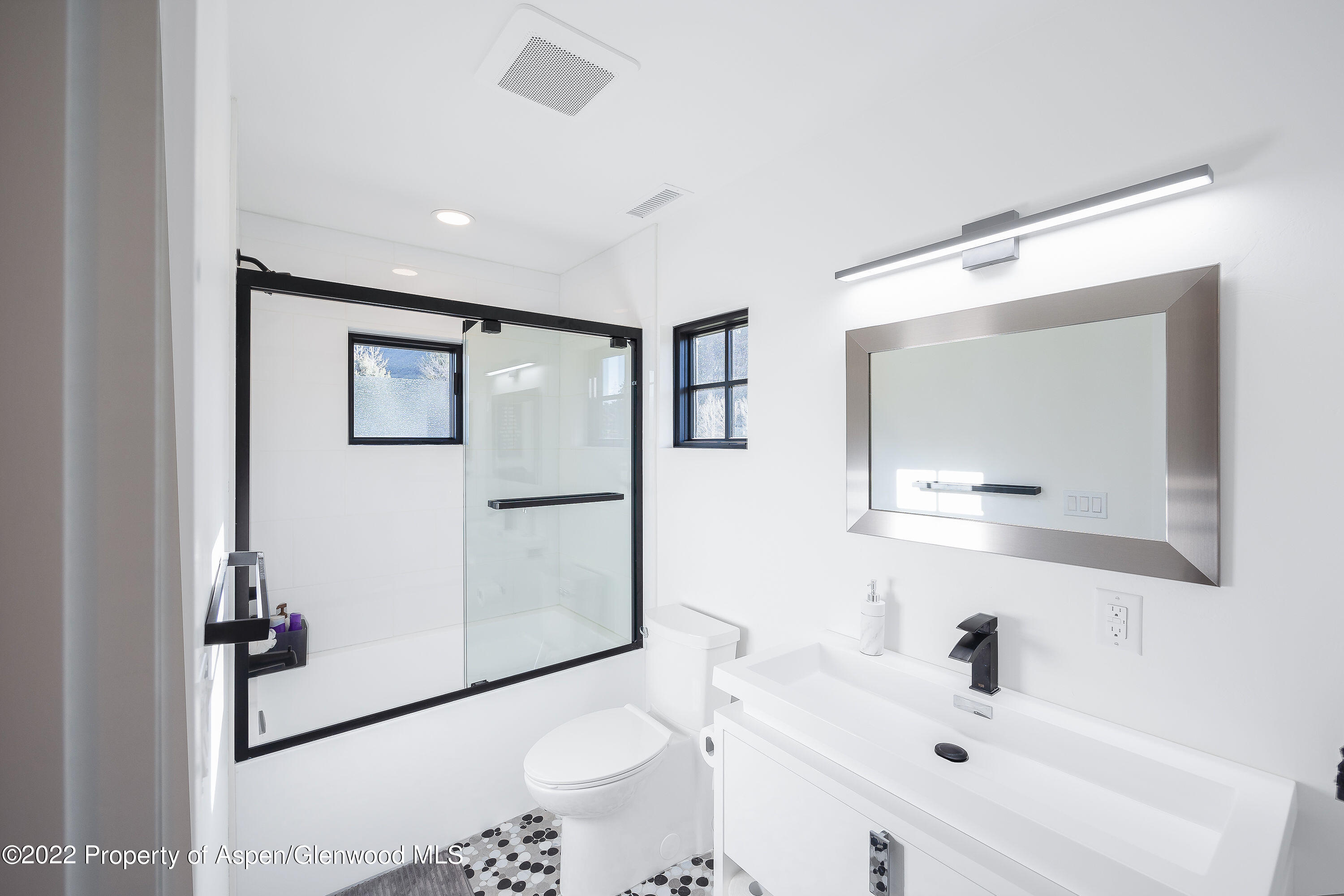 494 Saddleback Road Carbondale, CO 81623 - Photo 10 of 21 Guest Bath 1