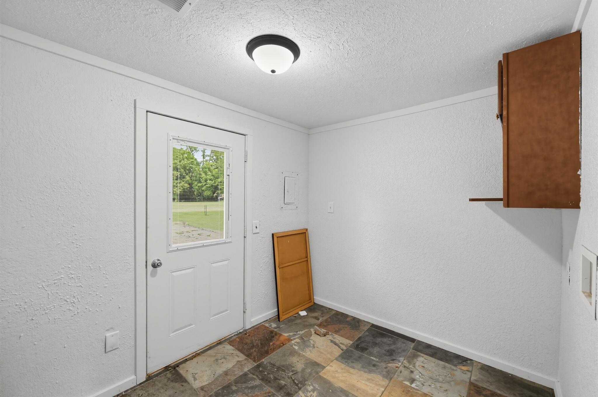 58730 Ash Road Three Rivers, MI 49093 - Photo 5 of 15 Entrance/Mudroom
