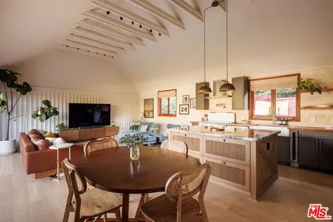 $1,395,000 | 3223 Larissa Drive, Los Angeles, CA 90026