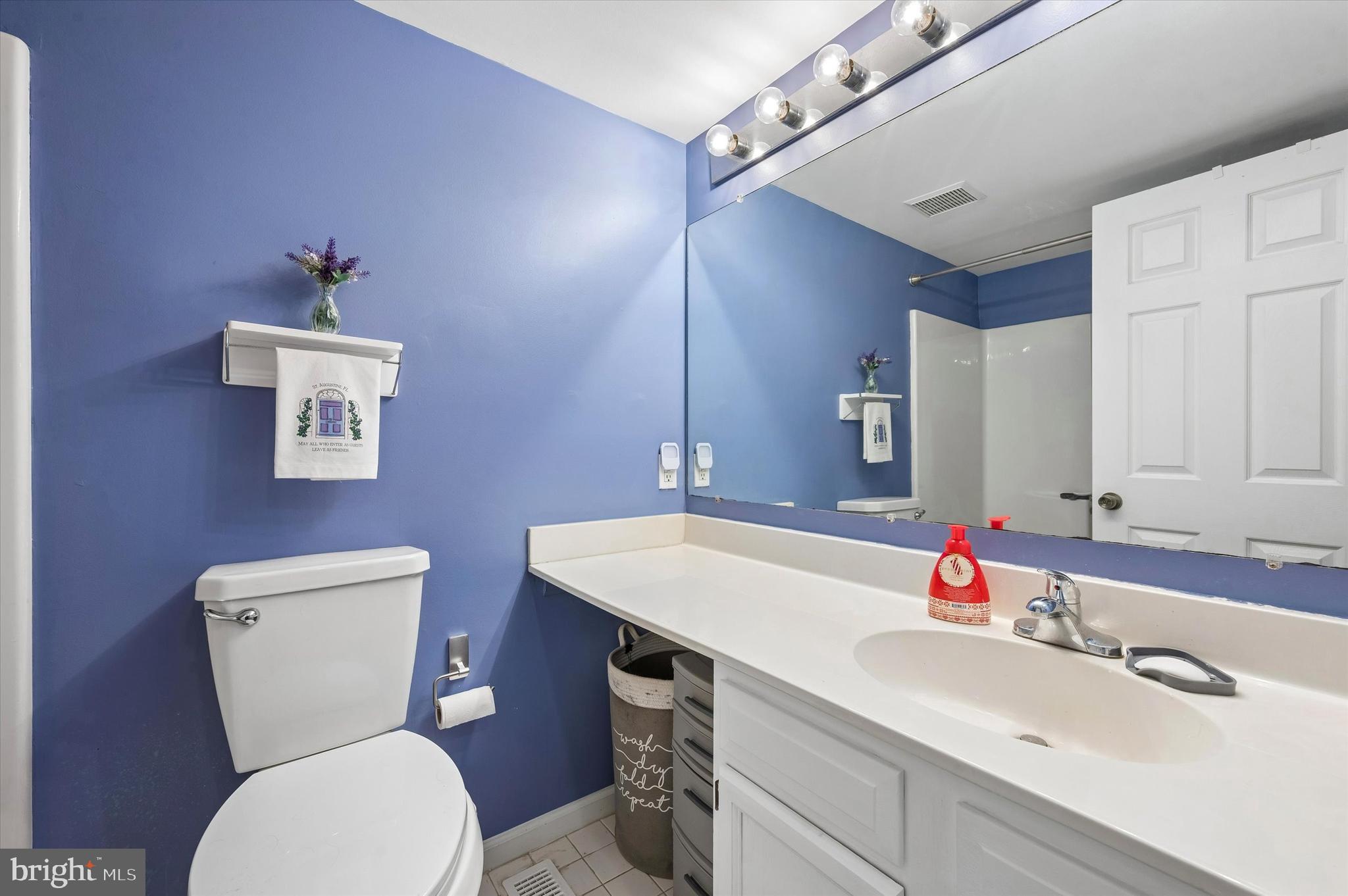 270 Miley Road, Unit 270 Aston, PA 19014 - Photo 20 of 25 Primary Bedroom En-Suite with Full Bath