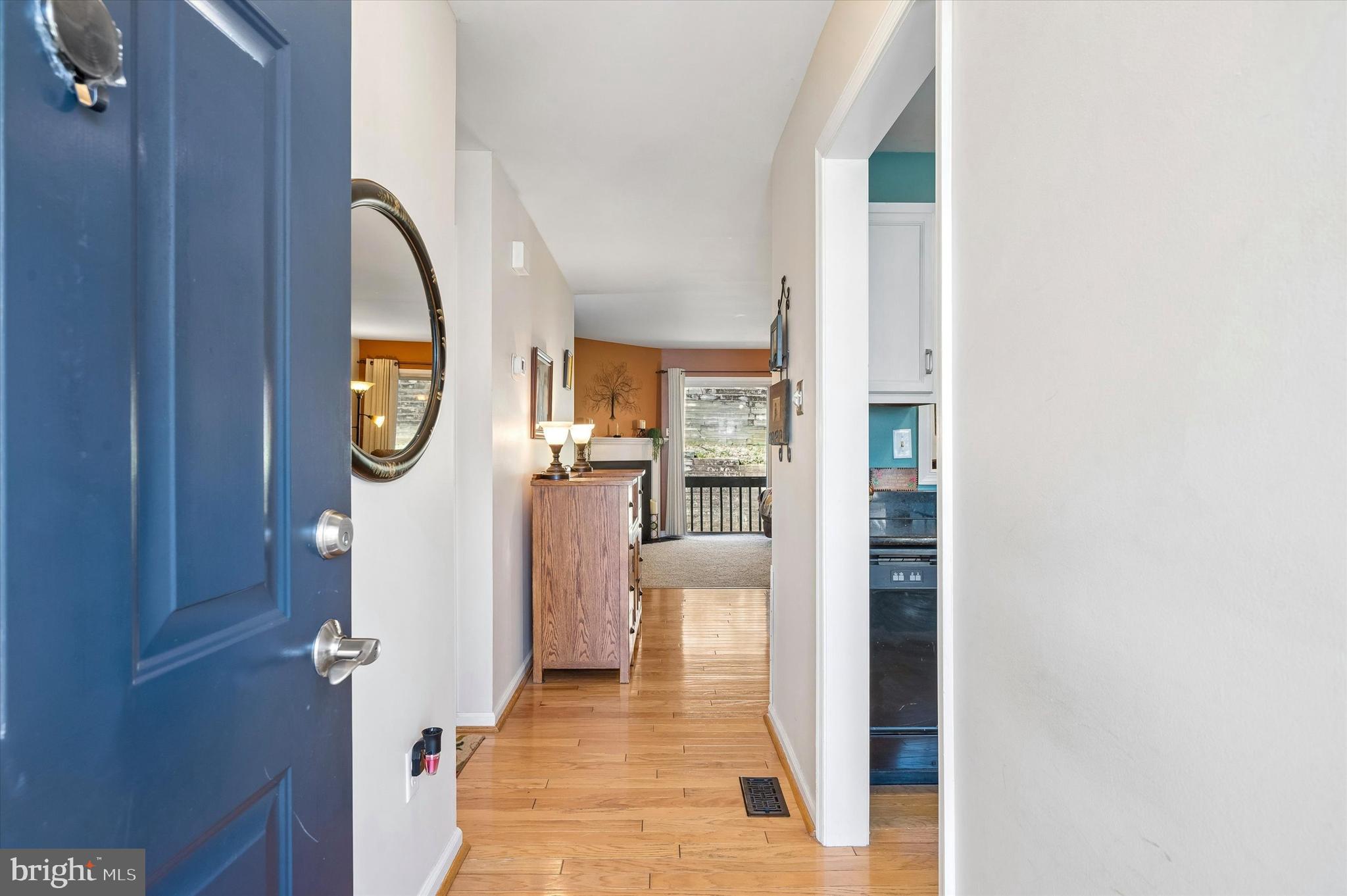 270 Miley Road, Unit 270 Aston, PA 19014 - Photo 2 of 25 Entry Foyer