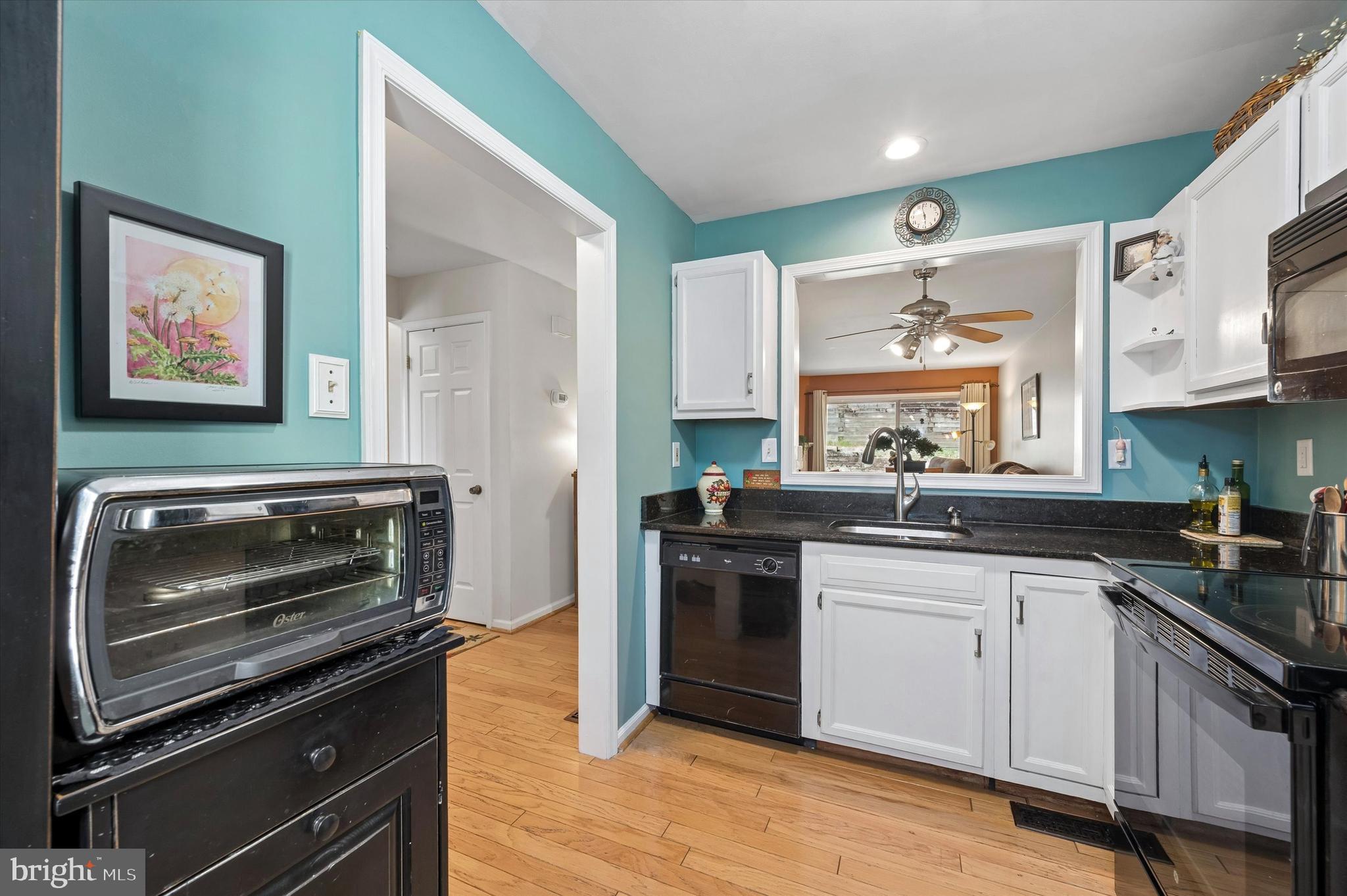270 Miley Road, Unit 270 Aston, PA 19014 - Photo 5 of 25 Kitchen