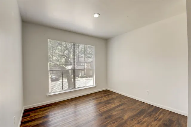 $1,050 | 7200 West T C Jester Boulevard, Unit 904, Houston, TX 77088