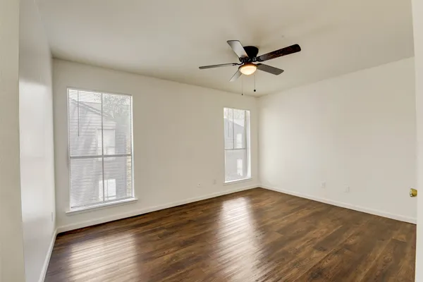 $1,050 | 7200 West T C Jester Boulevard, Unit 904, Houston, TX 77088