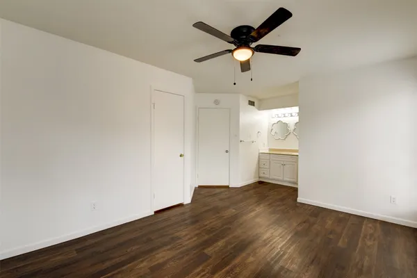 $1,050 | 7200 West T C Jester Boulevard, Unit 904, Houston, TX 77088