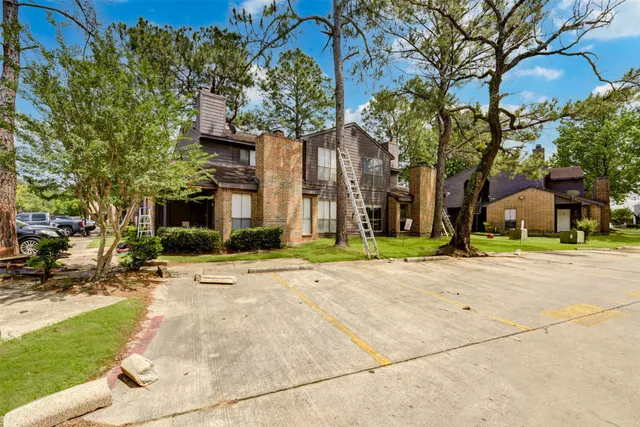 $1,050 | 7200 West T C Jester Boulevard, Unit 904, Houston, TX 77088