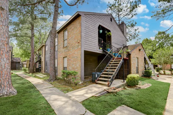$1,050 | 7200 West T C Jester Boulevard, Unit 904, Houston, TX 77088
