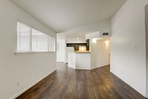 $1,050 | 7200 West T C Jester Boulevard, Unit 904, Houston, TX 77088