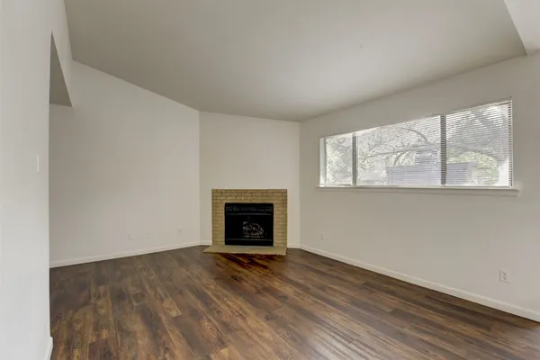 $1,050 | 7200 West T C Jester Boulevard, Unit 904, Houston, TX 77088