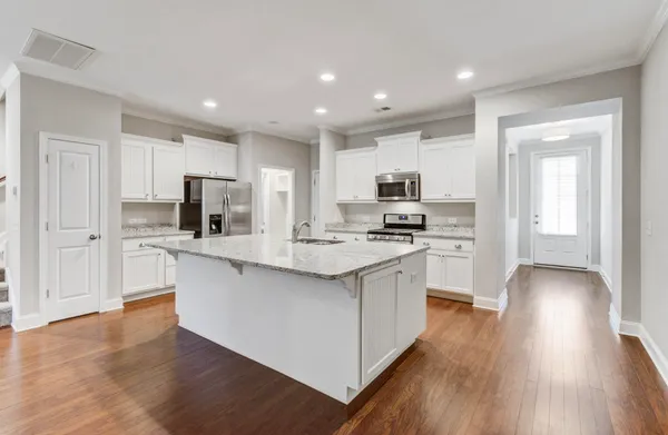 $3,100 | 2005 Kings Gate Lane, Mount Pleasant, SC 29466