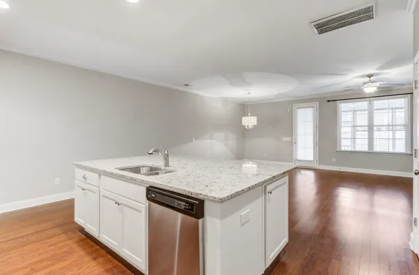 $3,100 | 2005 Kings Gate Lane, Mount Pleasant, SC 29466