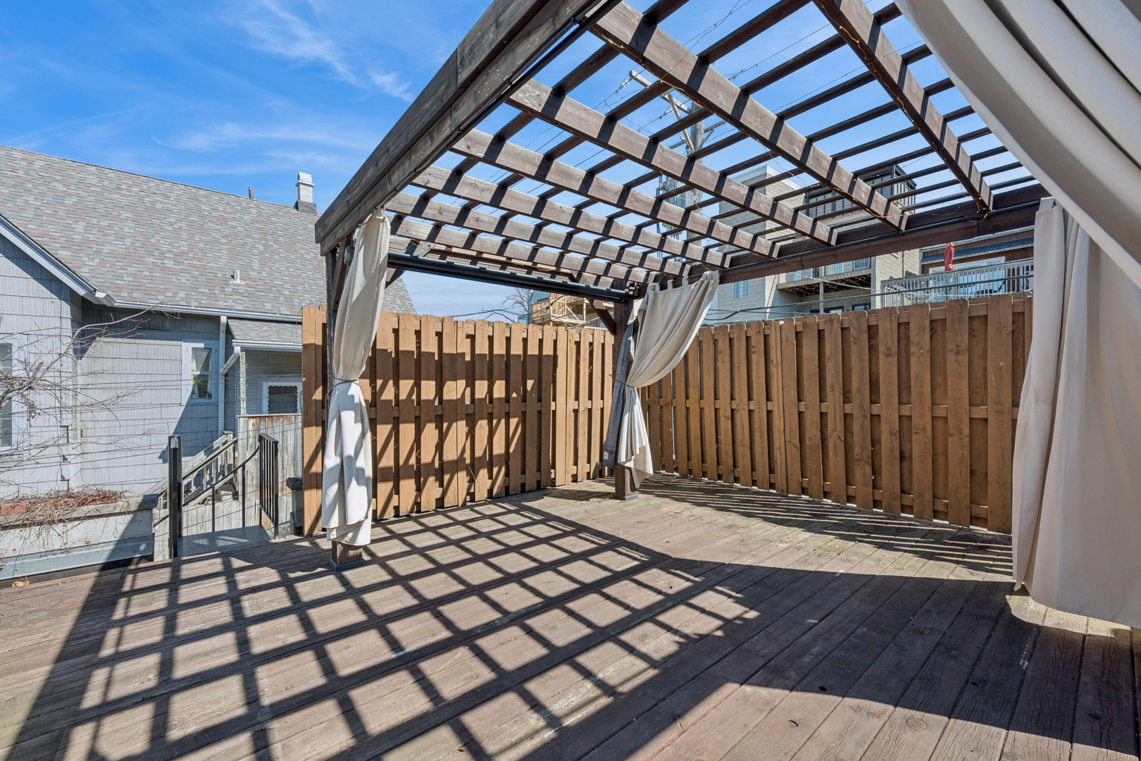 3239 North Kenmore Avenue, Unit 5 Chicago, IL 60657 - Photo 33 of 35 a view of a backyard