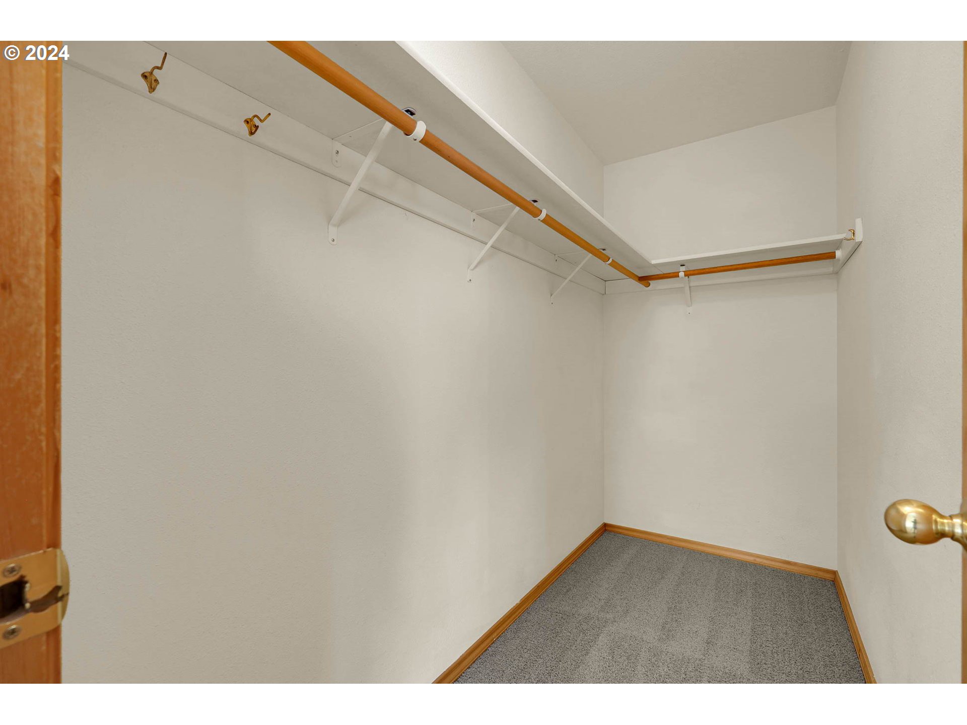 537 Nicholas Drive Springfield, OR 97477 - Photo 31 of 37 a view of an empty walk in closet