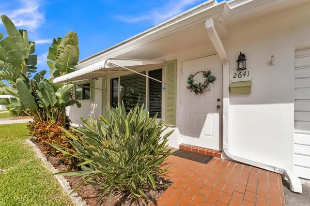 $325,000 | 2641 West Golf Boulevard, Pompano Beach, FL 33064