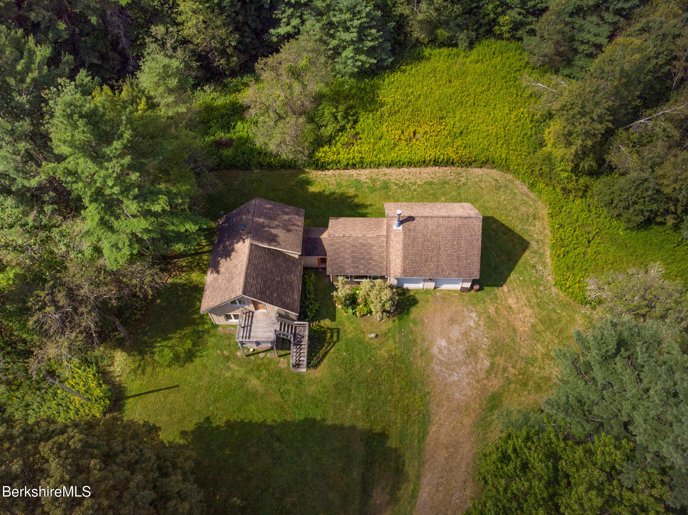 93 Becket Road Otis, MA 01253 - Photo 8 of 39 vincentcarusophotography_93BecketRd_Otis