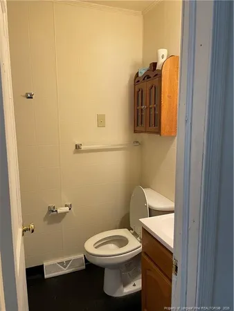$1,200 | 521 East 5th Avenue, Raeford, NC 28376