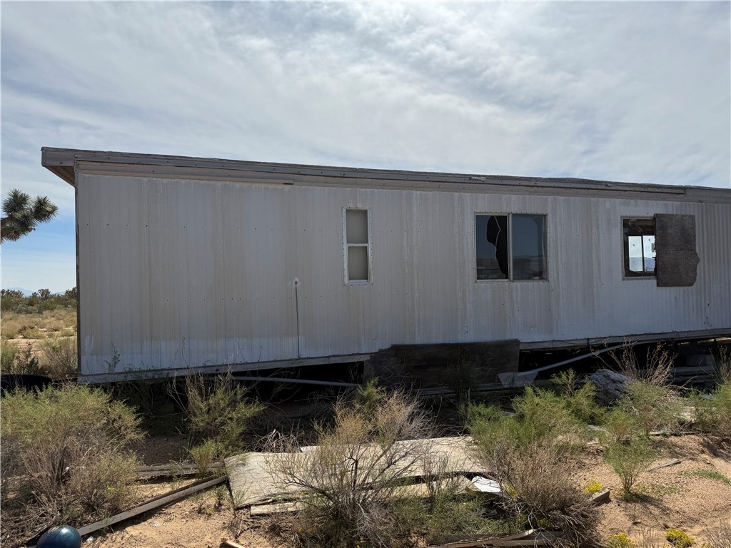 2834 West Rincon Road Meadview, AZ 86444 - Photo 6 of 8 Side of Structure