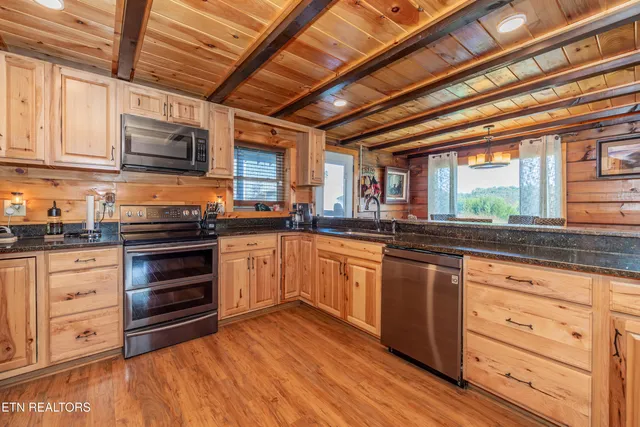 $520,000 | 3155 Bryan Road, Kodak, TN 37764