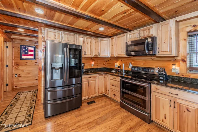 $520,000 | 3155 Bryan Road, Kodak, TN 37764