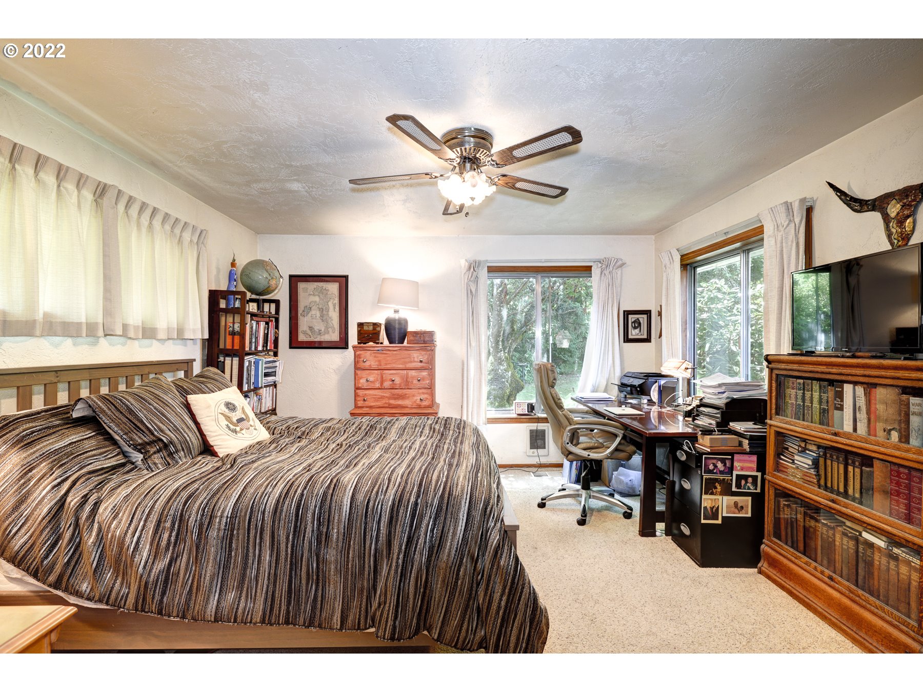 836 Northeast Donelson Road Hillsboro, OR 97124 - Photo 23 of 32 Owner's Suite Bedroom