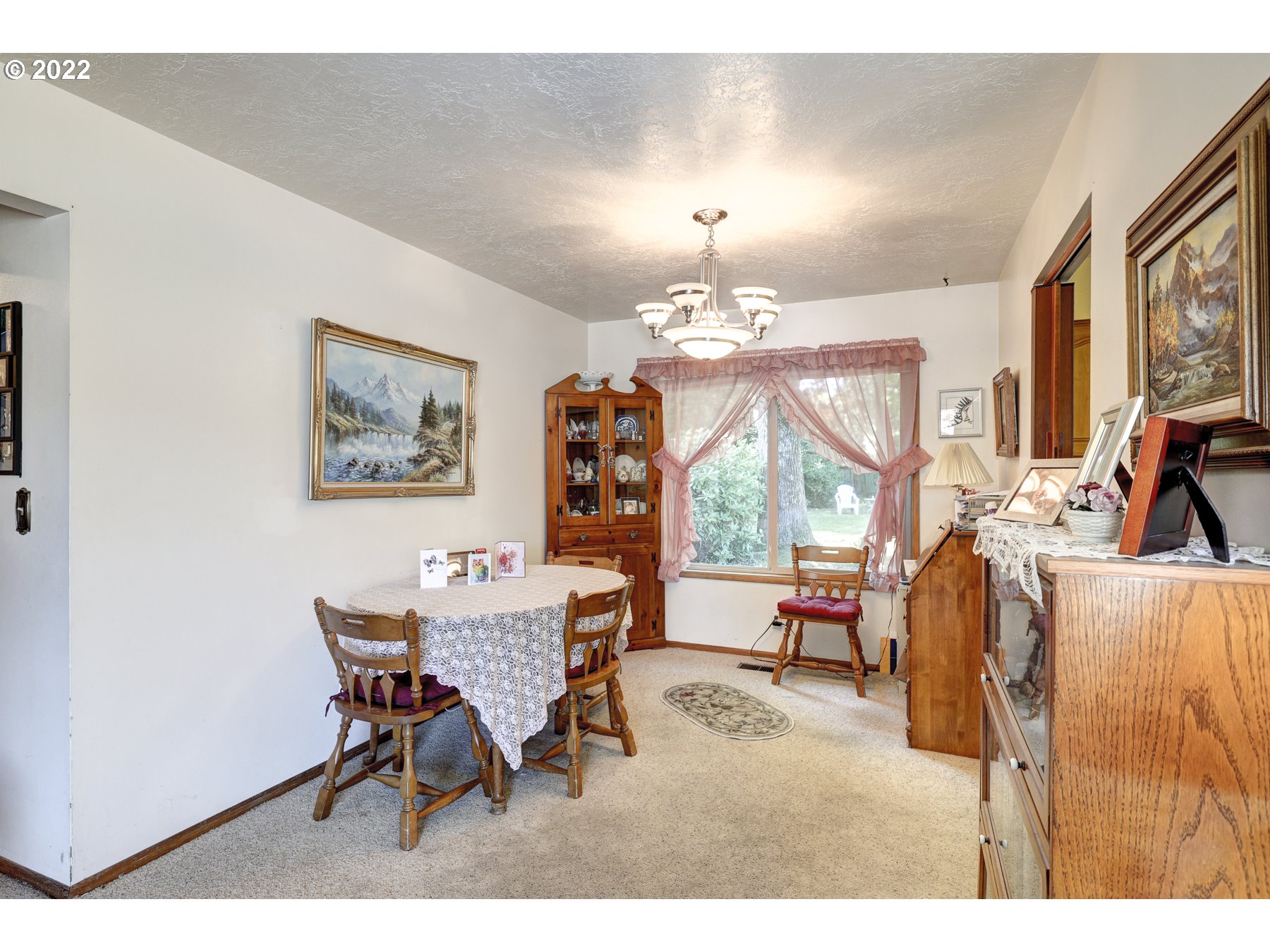 836 Northeast Donelson Road Hillsboro, OR 97124 - Photo 7 of 32 Dining Room