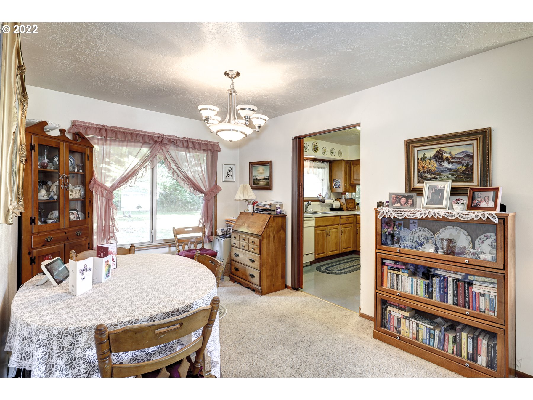 836 Northeast Donelson Road Hillsboro, OR 97124 - Photo 8 of 32 Dining Room