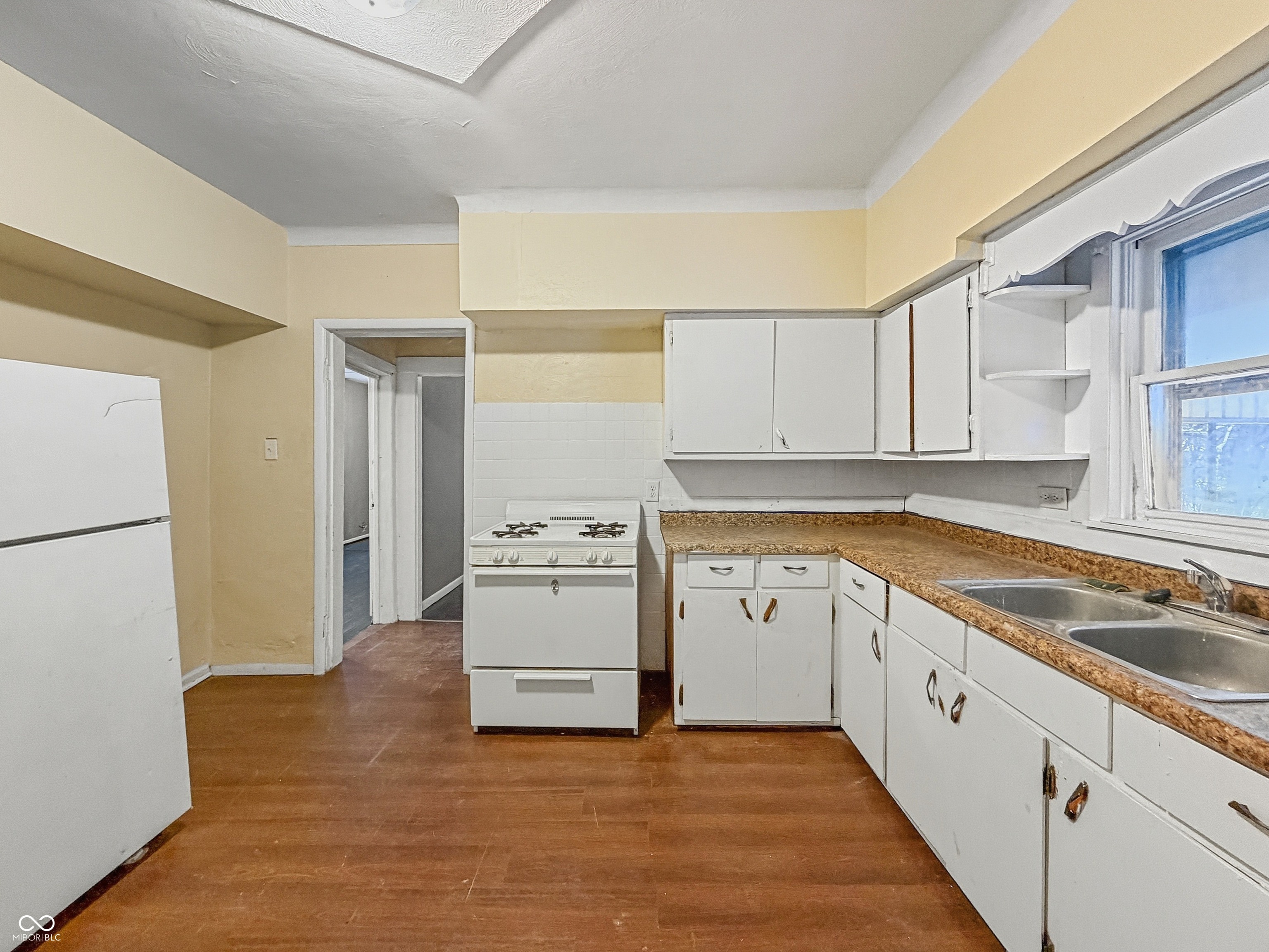 820 East Lewis Street Fort Wayne, IN 46803 - Photo 16 of 41