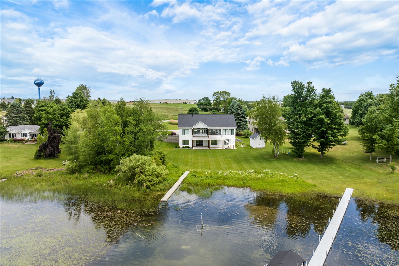 504 South East Silver Lake Road Traverse City, MI 49685 - Photo 7 of 77
