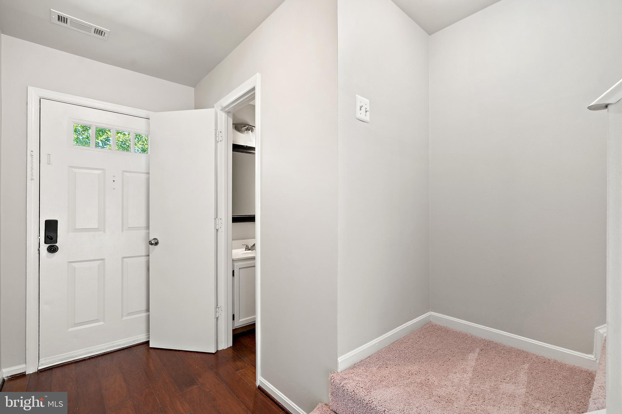 7325 Rokeby Drive Manassas, VA 20109 - Photo 7 of 43 Gallery Image 7