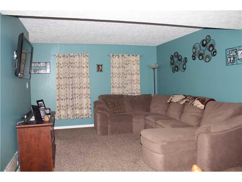593 Bedillion Road Washington, PA 15301 - Photo 3 of 25 Living Room.