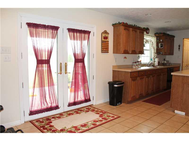 593 Bedillion Road Washington, PA 15301 - Photo 7 of 25 Kitchen.