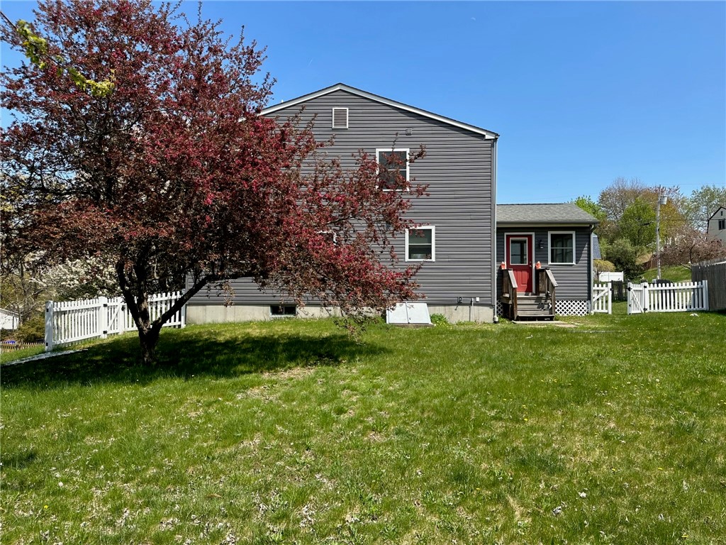 73 Service Road West Warwick, RI 02893 - Photo 4 of 32