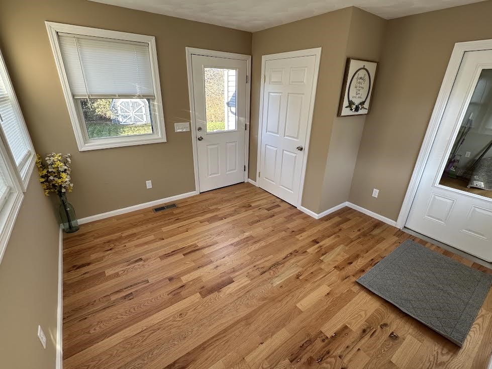 73 Service Road West Warwick, RI 02893 - Photo 7 of 32 Mud Room/back door