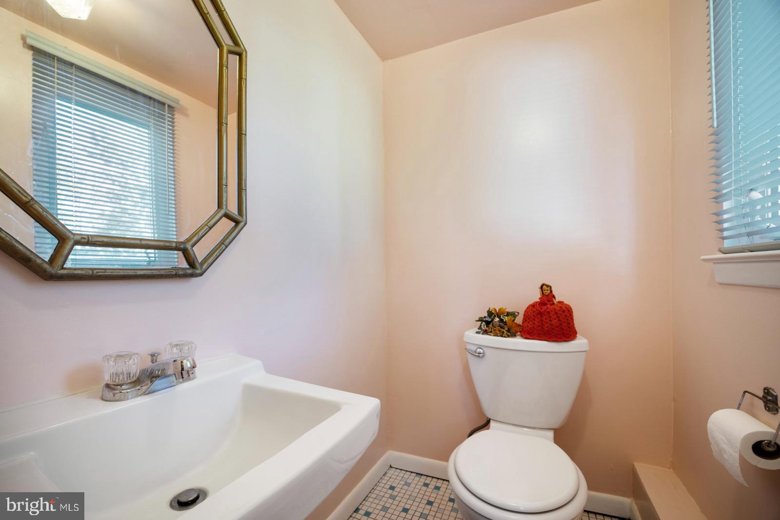 380 Parry Road Warminster, PA 18974 - Photo 23 of 32 Powder Room