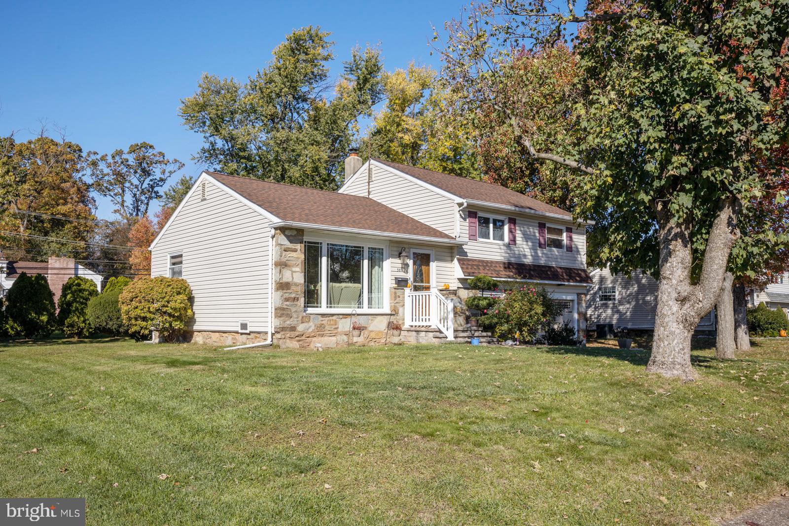 380 Parry Road Warminster, PA 18974 - Photo 28 of 32 Front of home