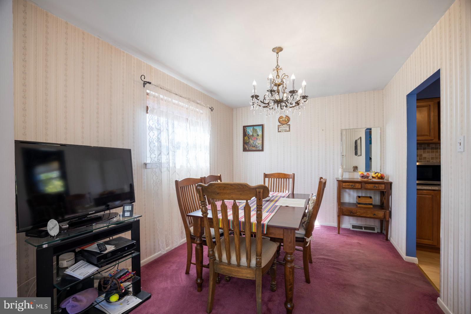 380 Parry Road Warminster, PA 18974 - Photo 7 of 32 Dining Room