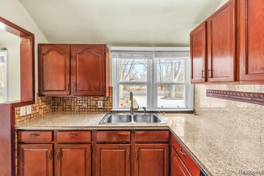 9355 Commerce Road Commerce Township, MI 48382 - Photo 11 of 44 14-9355-Commerce-Rd-WindowStill-Real-Estate-Photography-14.jpg