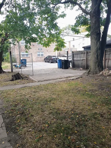 a view of yard with tree s