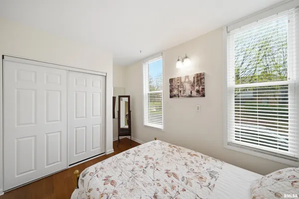 $250,000 | 1637 West Moss Avenue, Peoria, IL 61606