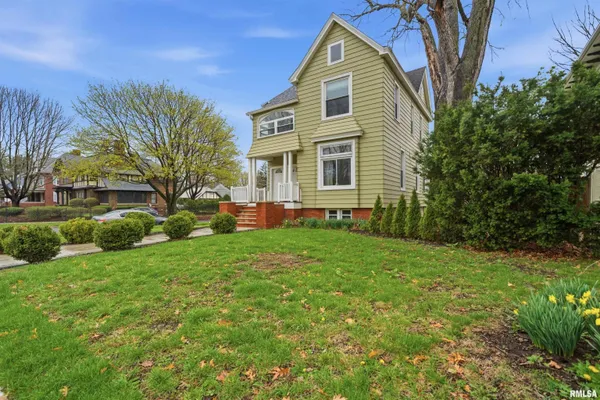 $250,000 | 1637 West Moss Avenue, Peoria, IL 61606