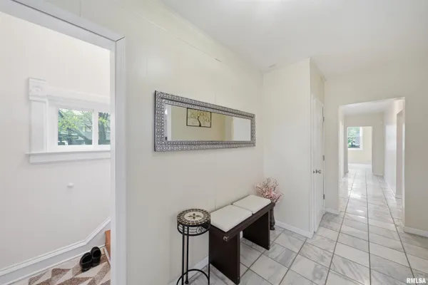 $250,000 | 1637 West Moss Avenue, Peoria, IL 61606