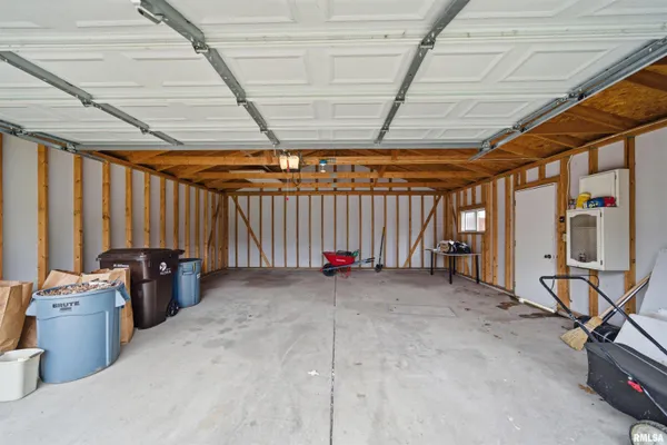 $250,000 | 1637 West Moss Avenue, Peoria, IL 61606