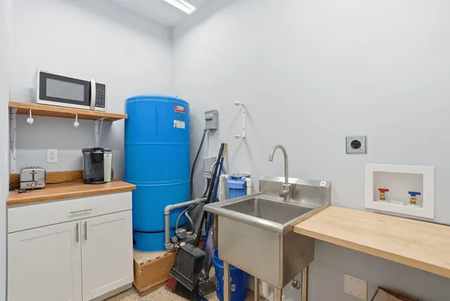 $895,950 | 2448 Le Clerc Road South, Newport, WA 99156