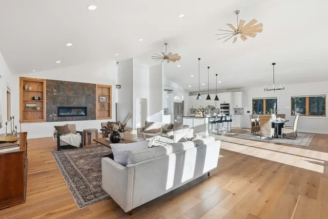 $895,950 | 2448 Le Clerc Road South, Newport, WA 99156