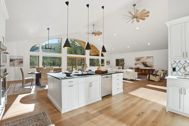 $895,950 | 2448 Le Clerc Road South, Newport, WA 99156