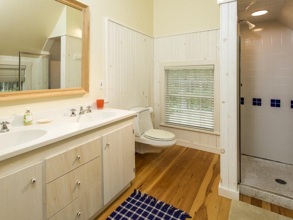 16 Bear End Road Boothbay Harbor, ME 04575 - Photo 32 of 34 Second floor bath with stall shower,...