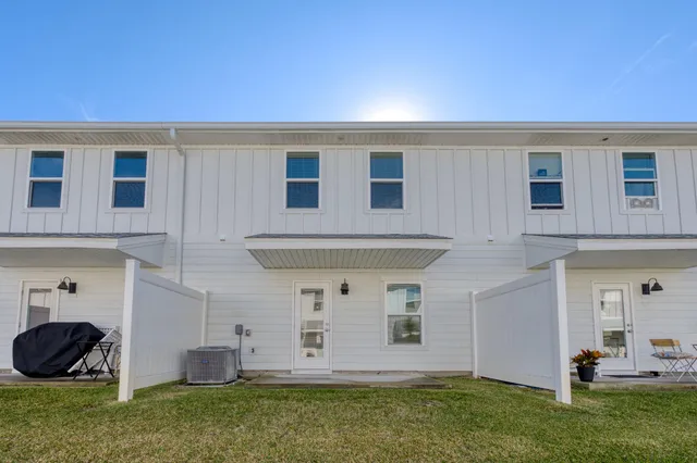 $405,000 | 15 Redbird Loop, Destin, FL 32541