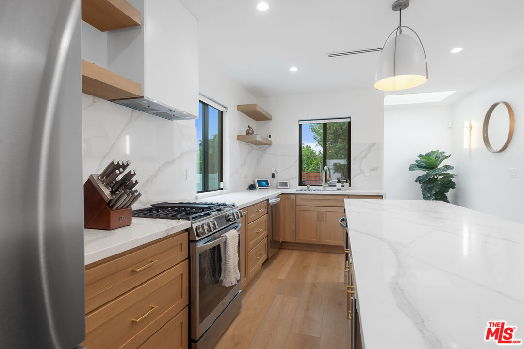 2911 South Rimpau Boulevard, Unit 2909 Los Angeles, CA 90016 - Photo 14 of 52