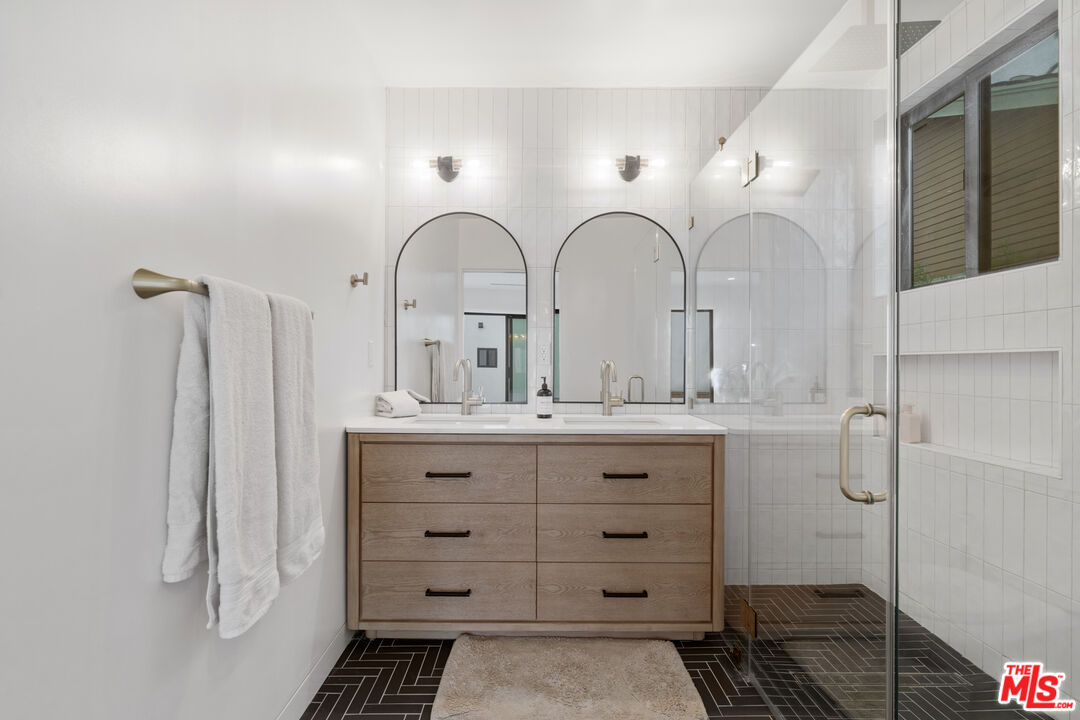 2911 South Rimpau Boulevard, Unit 2909 Los Angeles, CA 90016 - Photo 19 of 52