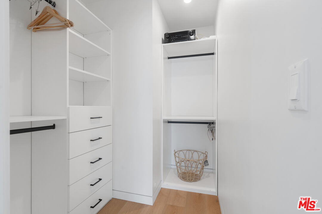 2911 South Rimpau Boulevard, Unit 2909 Los Angeles, CA 90016 - Photo 20 of 52